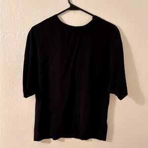 Ellen Tracy Elegant Black Short Sleeve Top